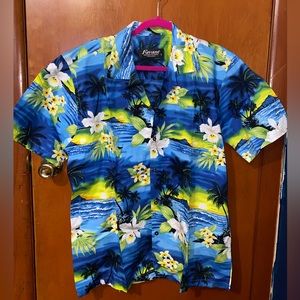 Male Hawaiian printed button down shirt